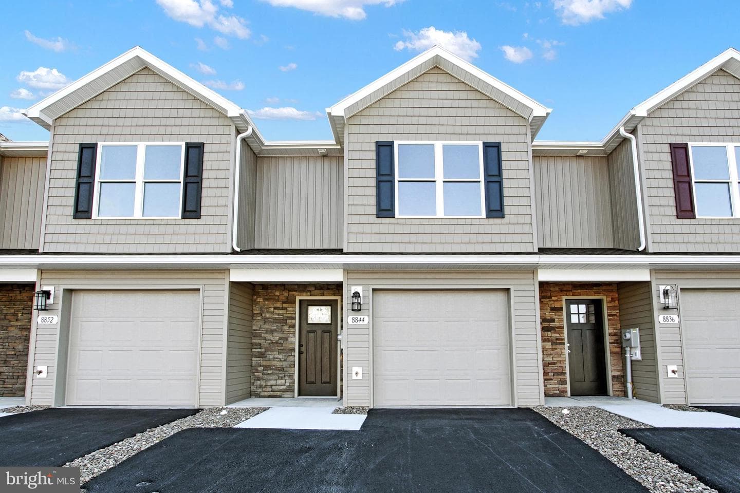 8844 Hillside Way photo 1