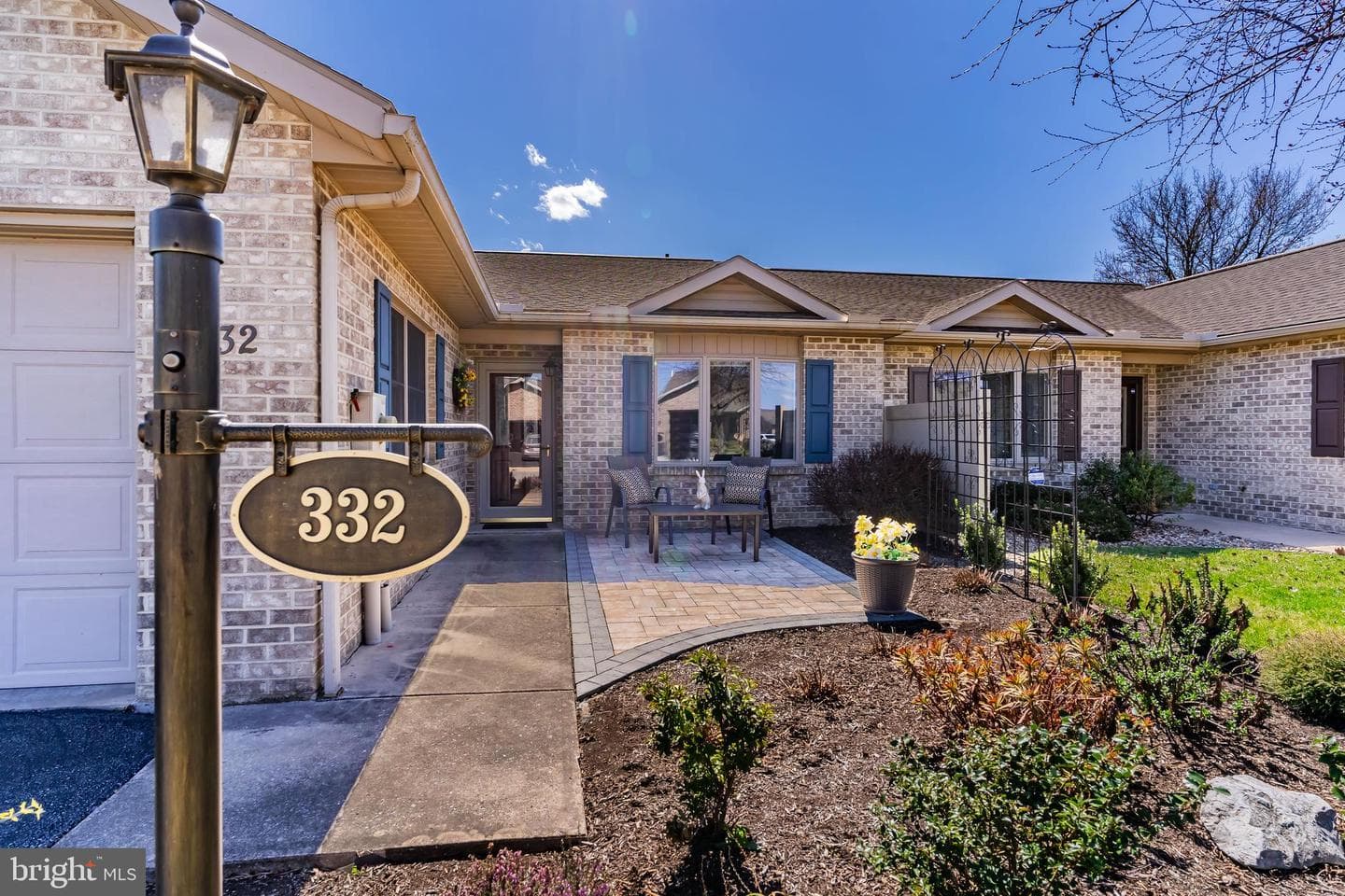 332 Phoenix Drive photo 1