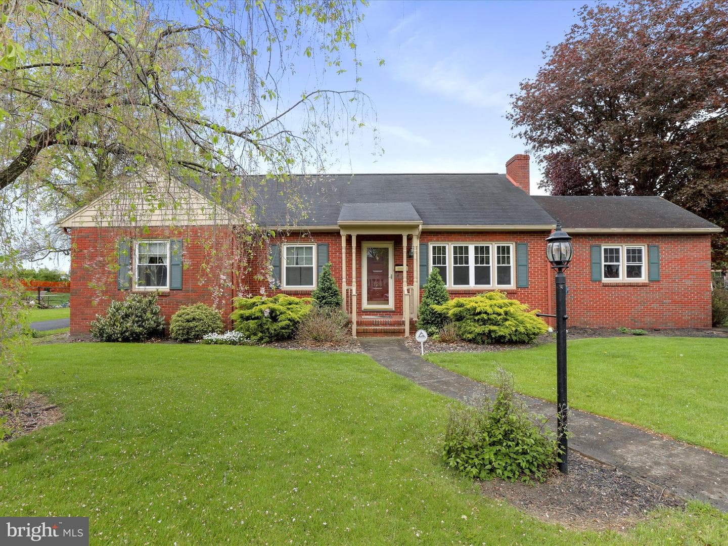 128 Orchard Circle photo 1
