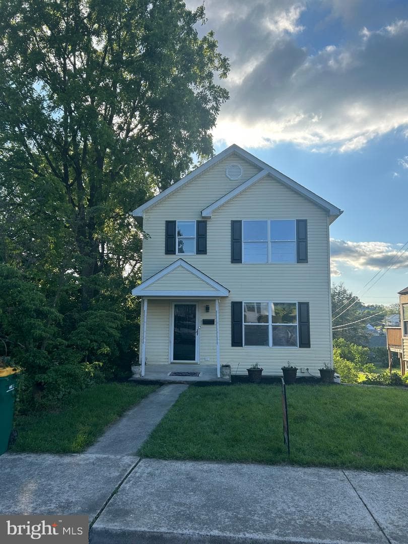 32 N Phillips Avenue photo 1