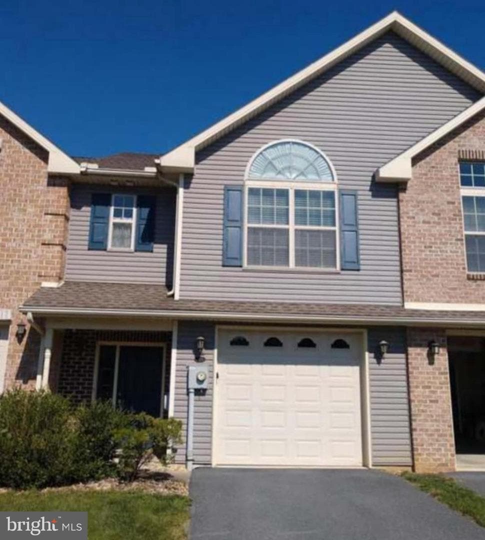 2033 Powell Drive photo 1