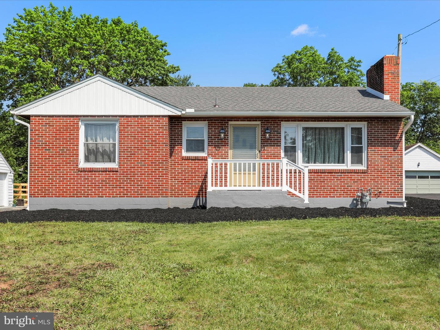 622 S Allison Street photo 1