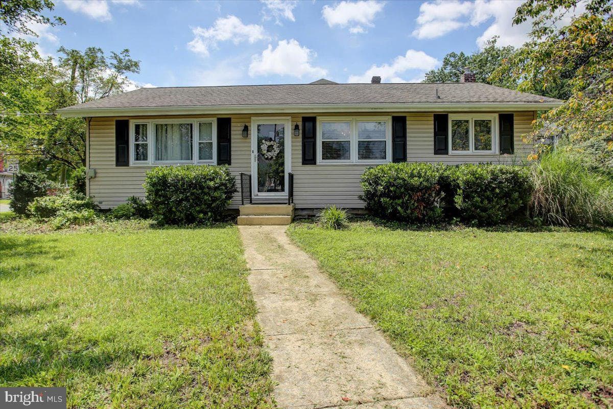 889 Broad Street photo 1