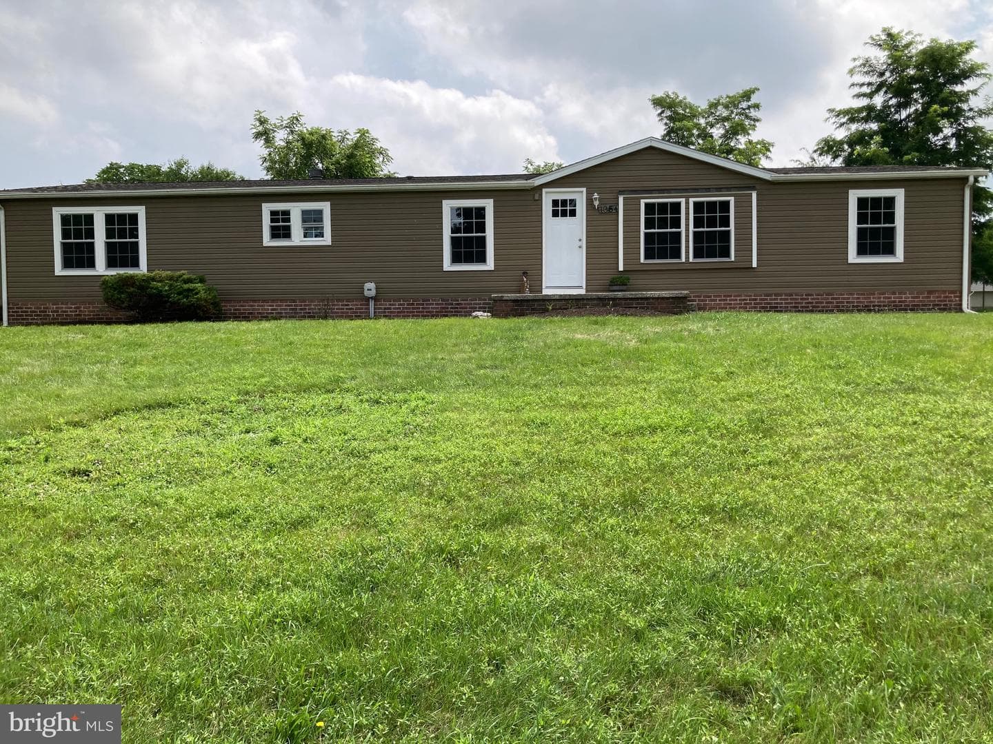 1054 Heather Drive photo 1