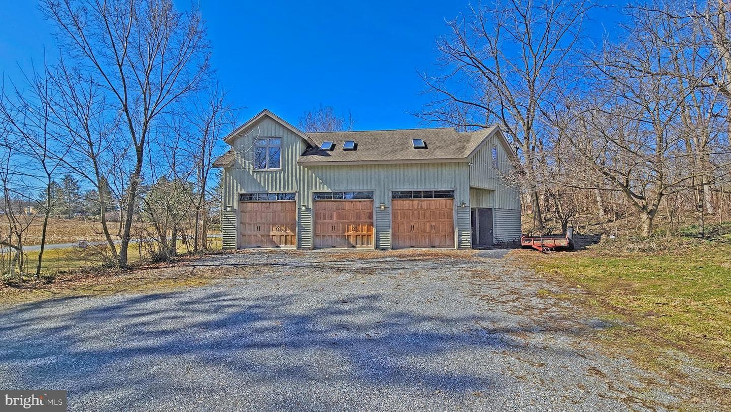 645 Edwards Avenue photo 1
