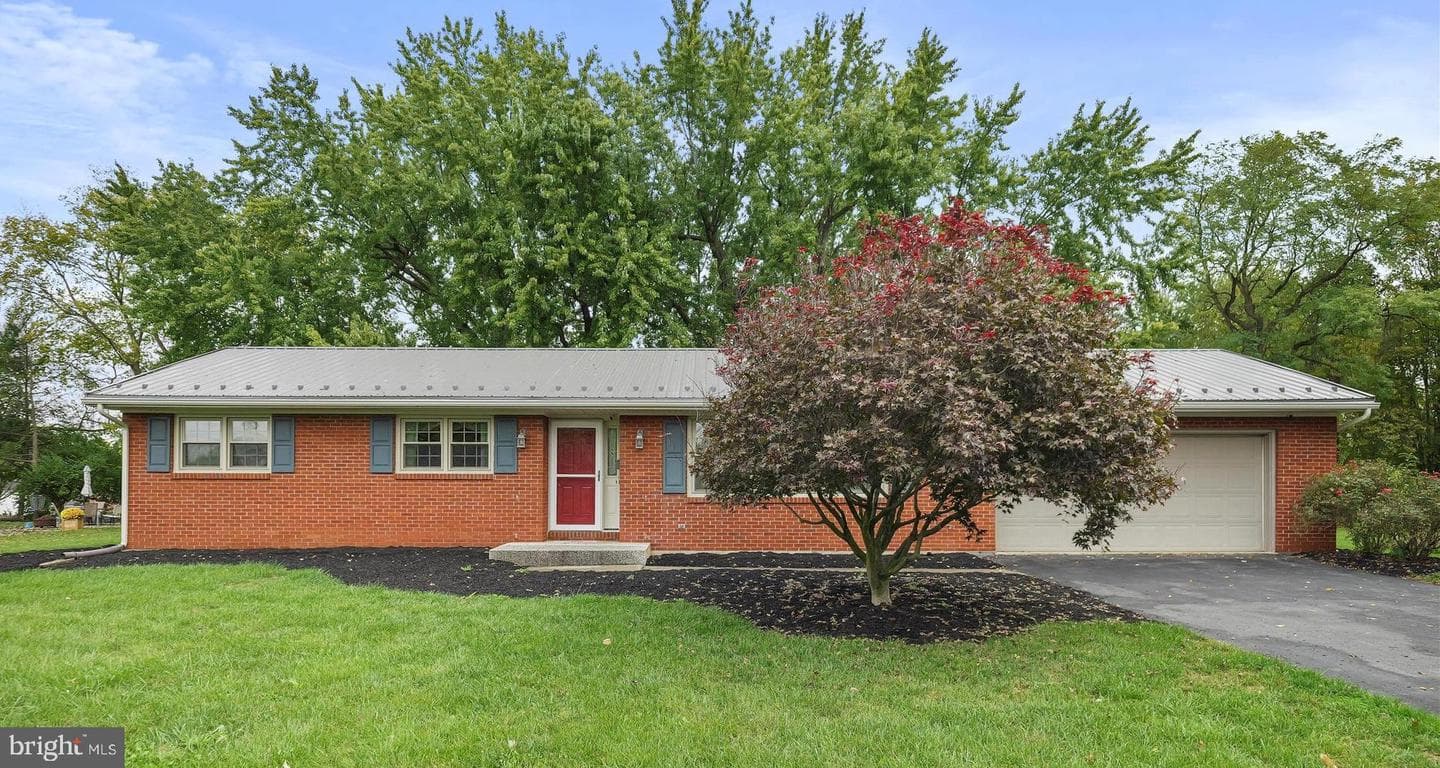 560 Meadowview Circle photo 1