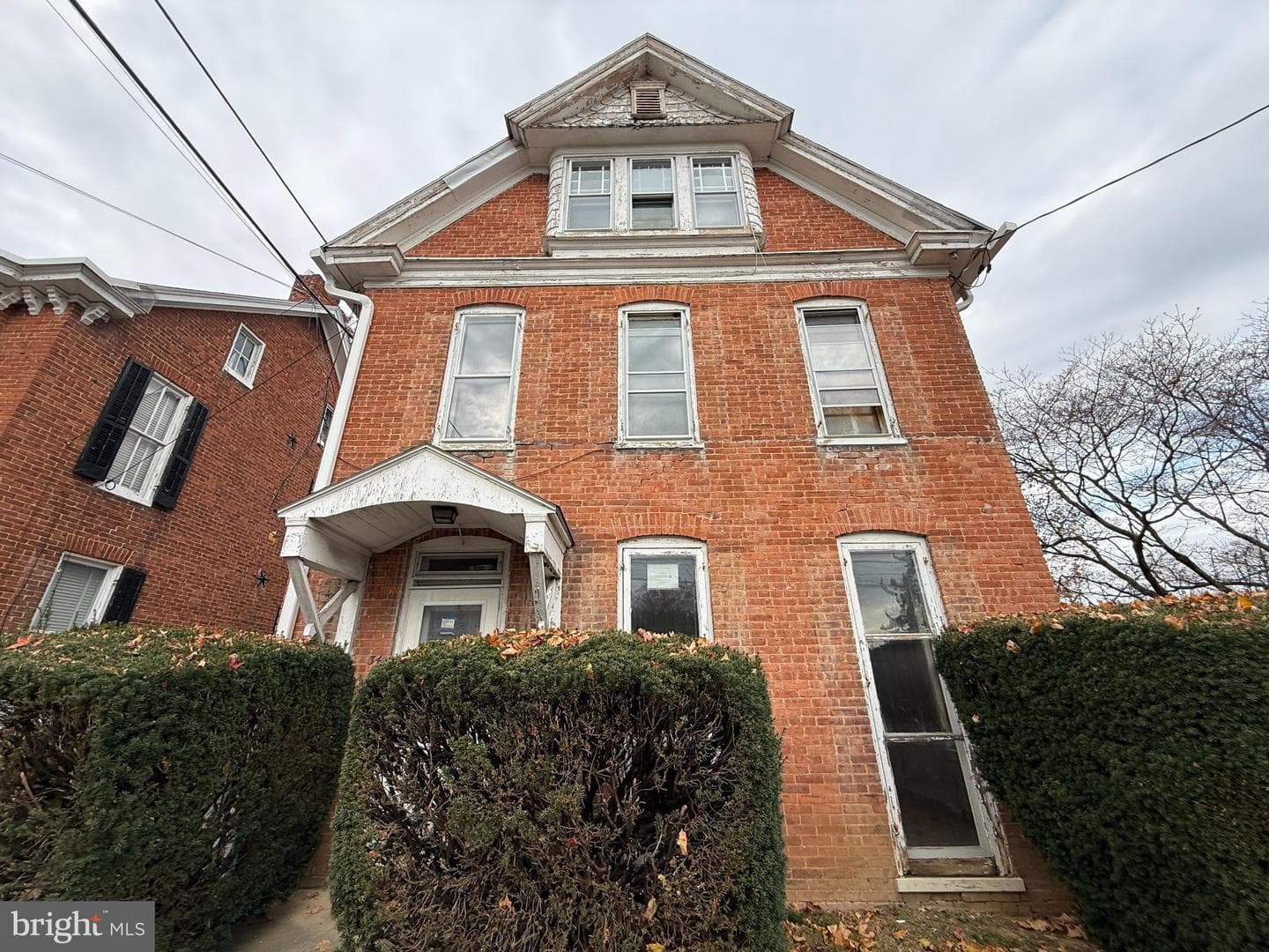 34 Clayton Avenue photo 1