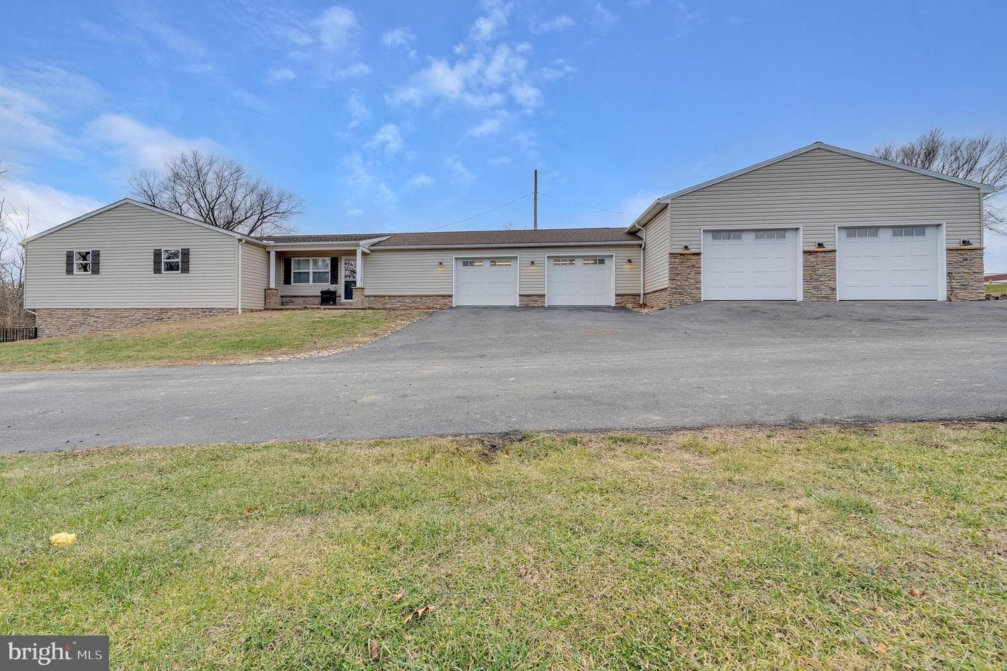 60 Armory Drive photo 1