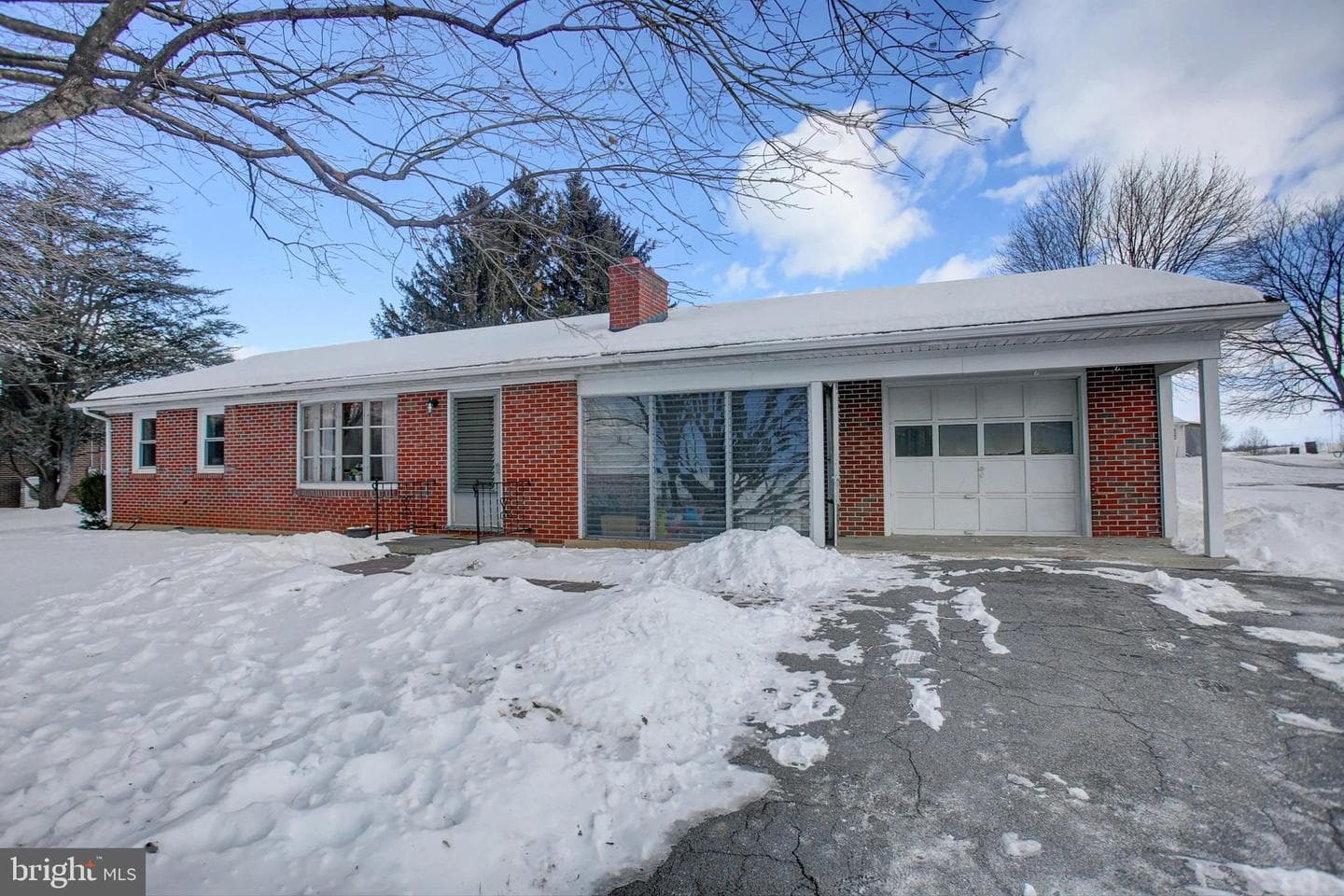 13339 W Buchanan Trail W photo 1