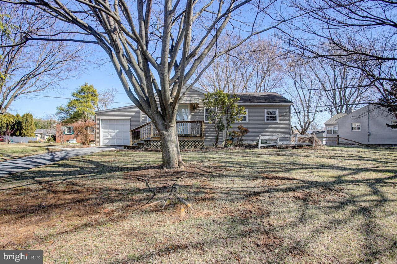 123 Lincoln Drive photo 1
