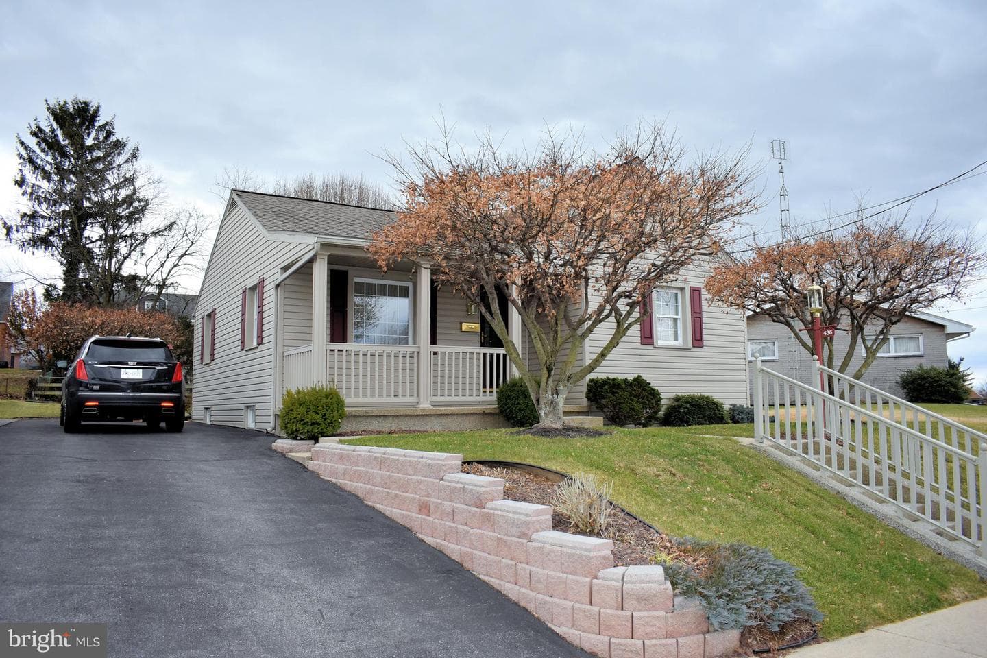 436 Grandview Avenue photo 1