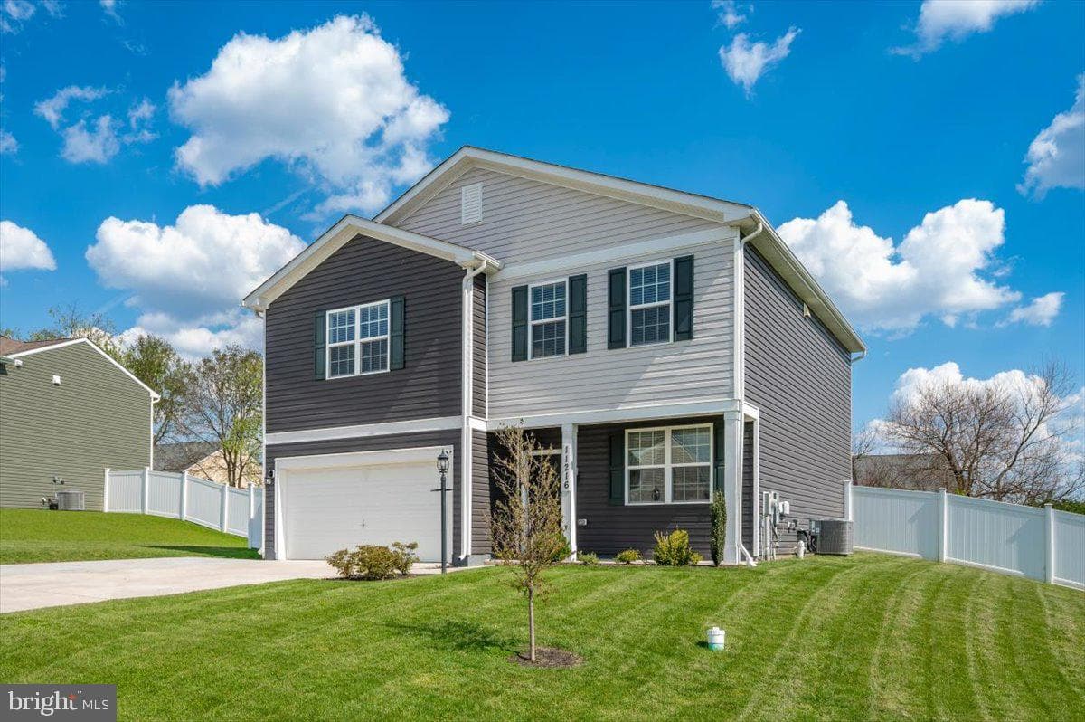 11216 Cross Fields Drive photo 1