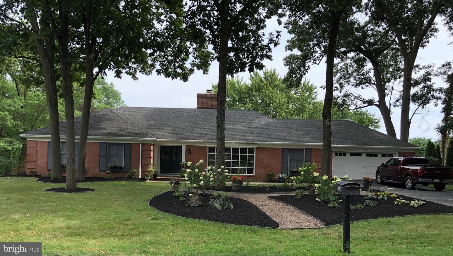 6052 Fairway Drive W photo 1