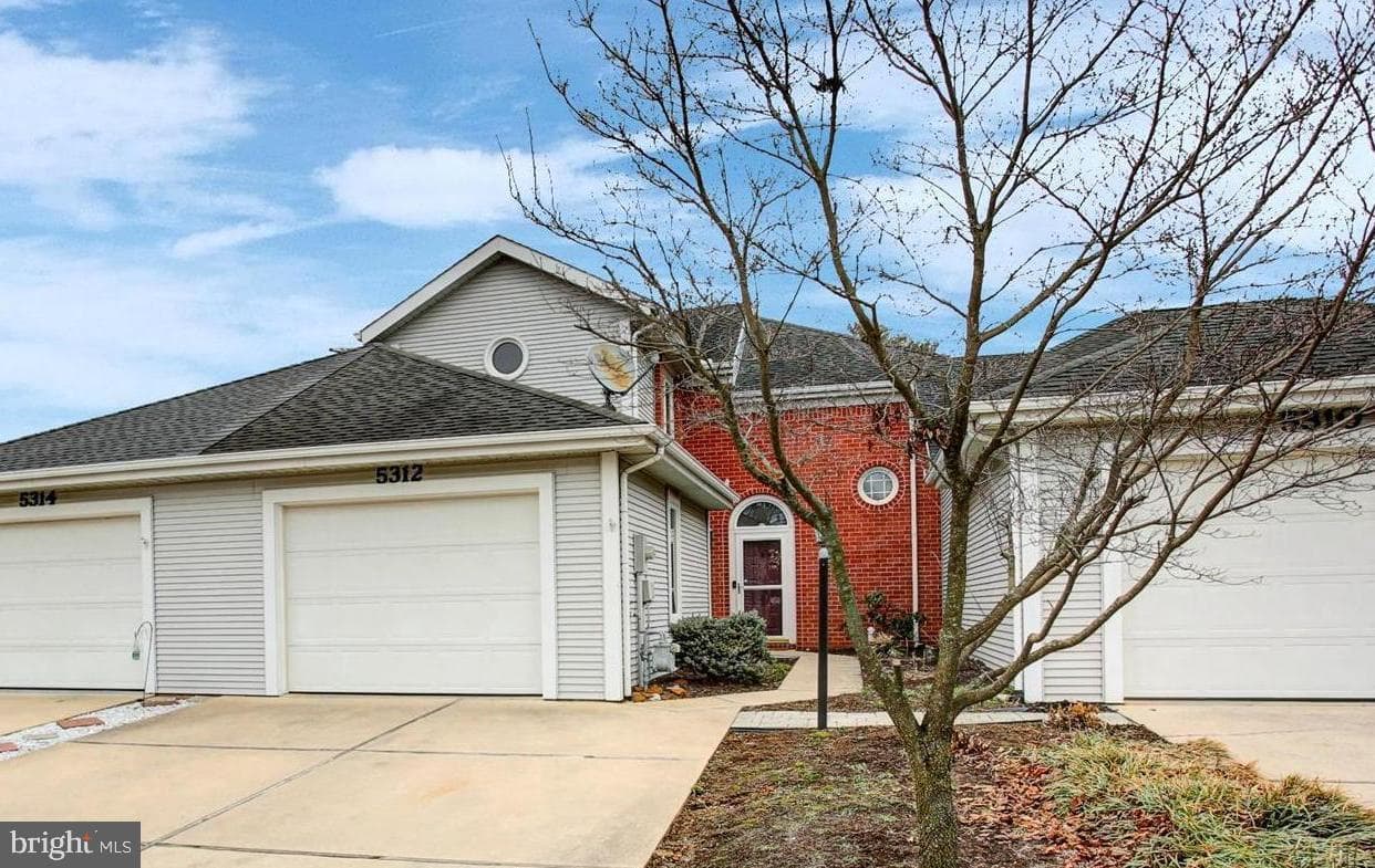5312 Fairway Drive W photo 1