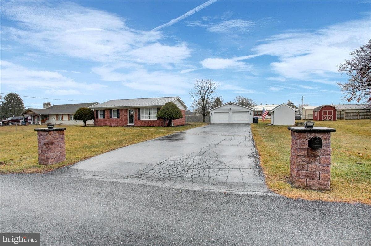 108 Hoke Drive photo 1