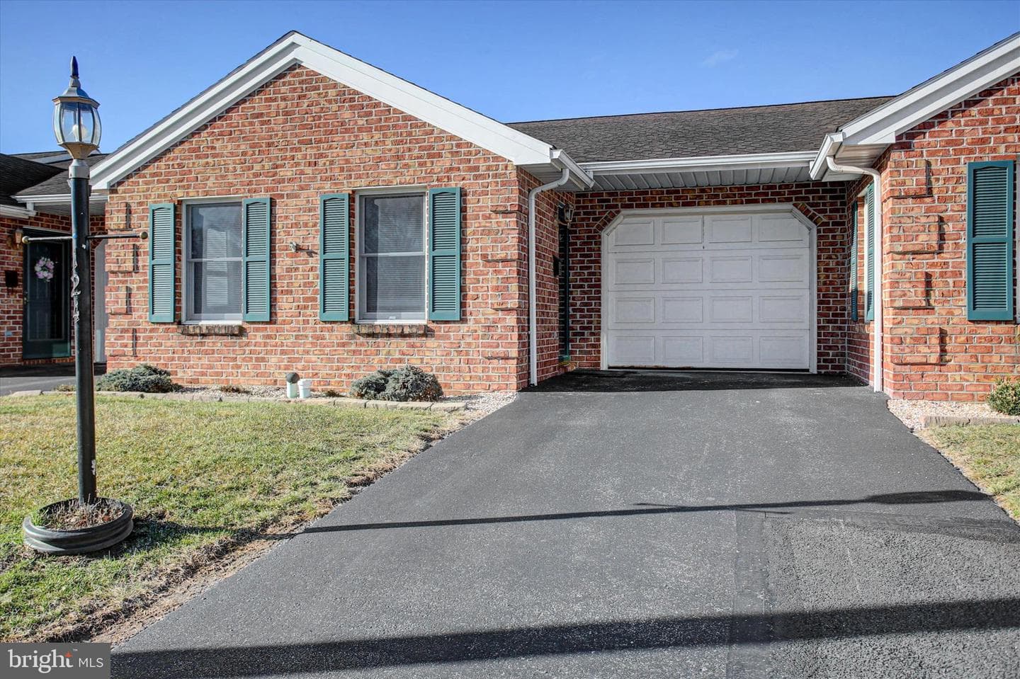 124 Lurgan Avenue photo 1
