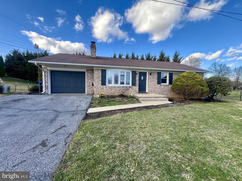 25 Birchway Drive photo 1