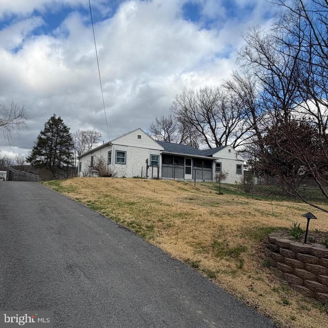 4769 Newman Road photo 1