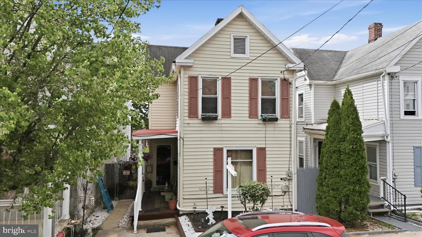 254 W Queen Street