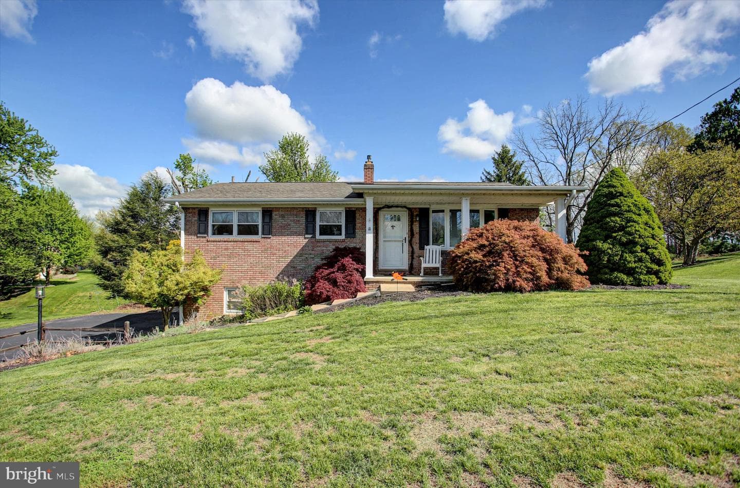 1561 Lake Shore Drive