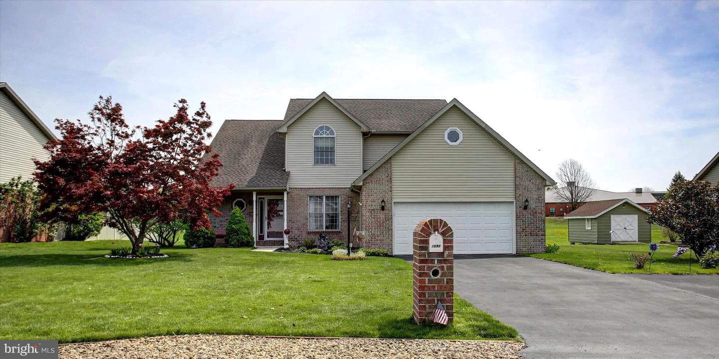 1090 Belair Drive photo 1