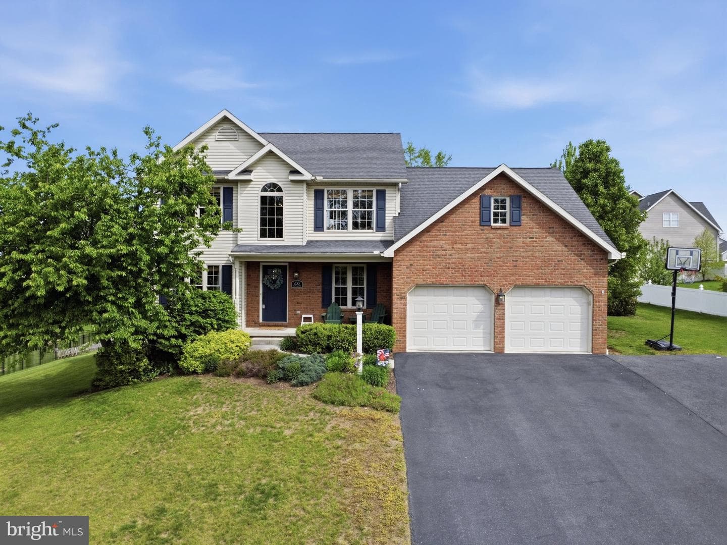 233 Cresthaven Drive