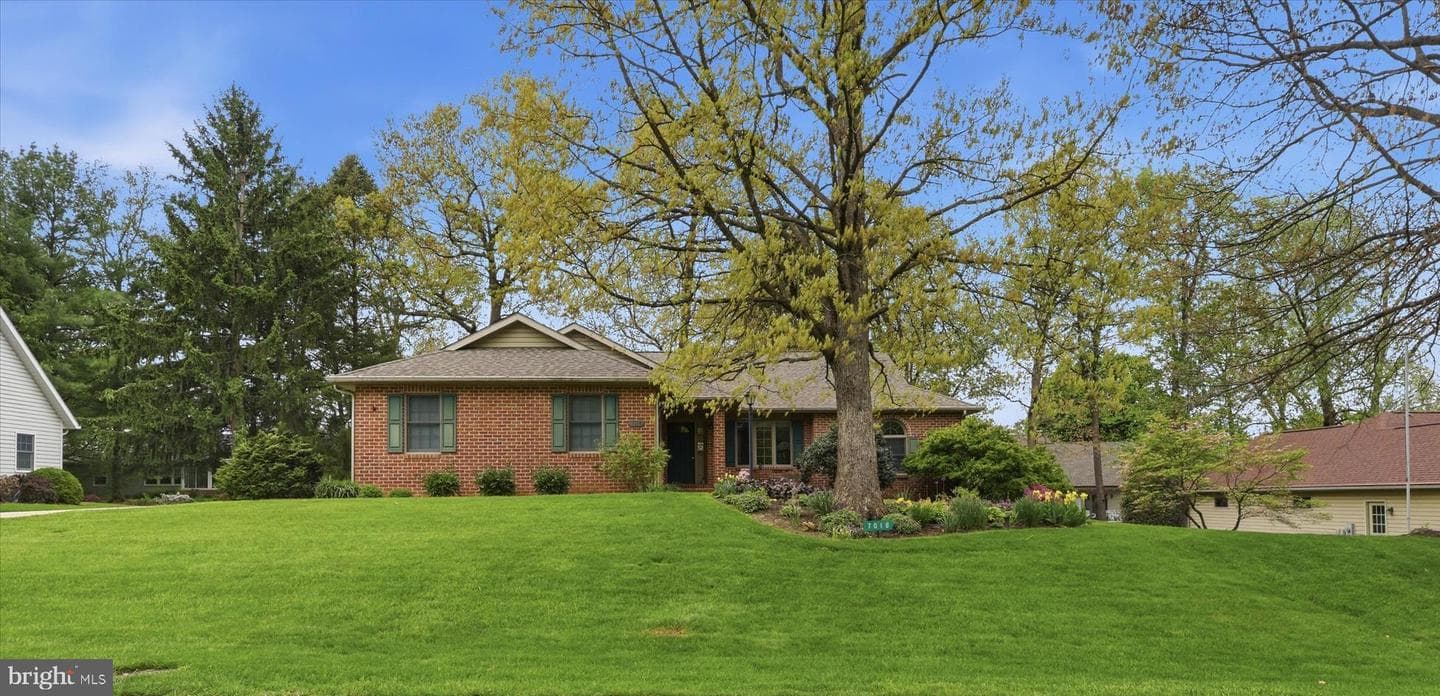 7018 Fairway Oaks