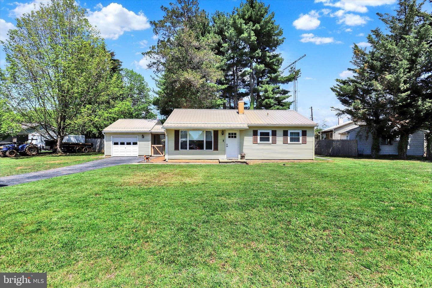 1 Lincoln Drive photo 1