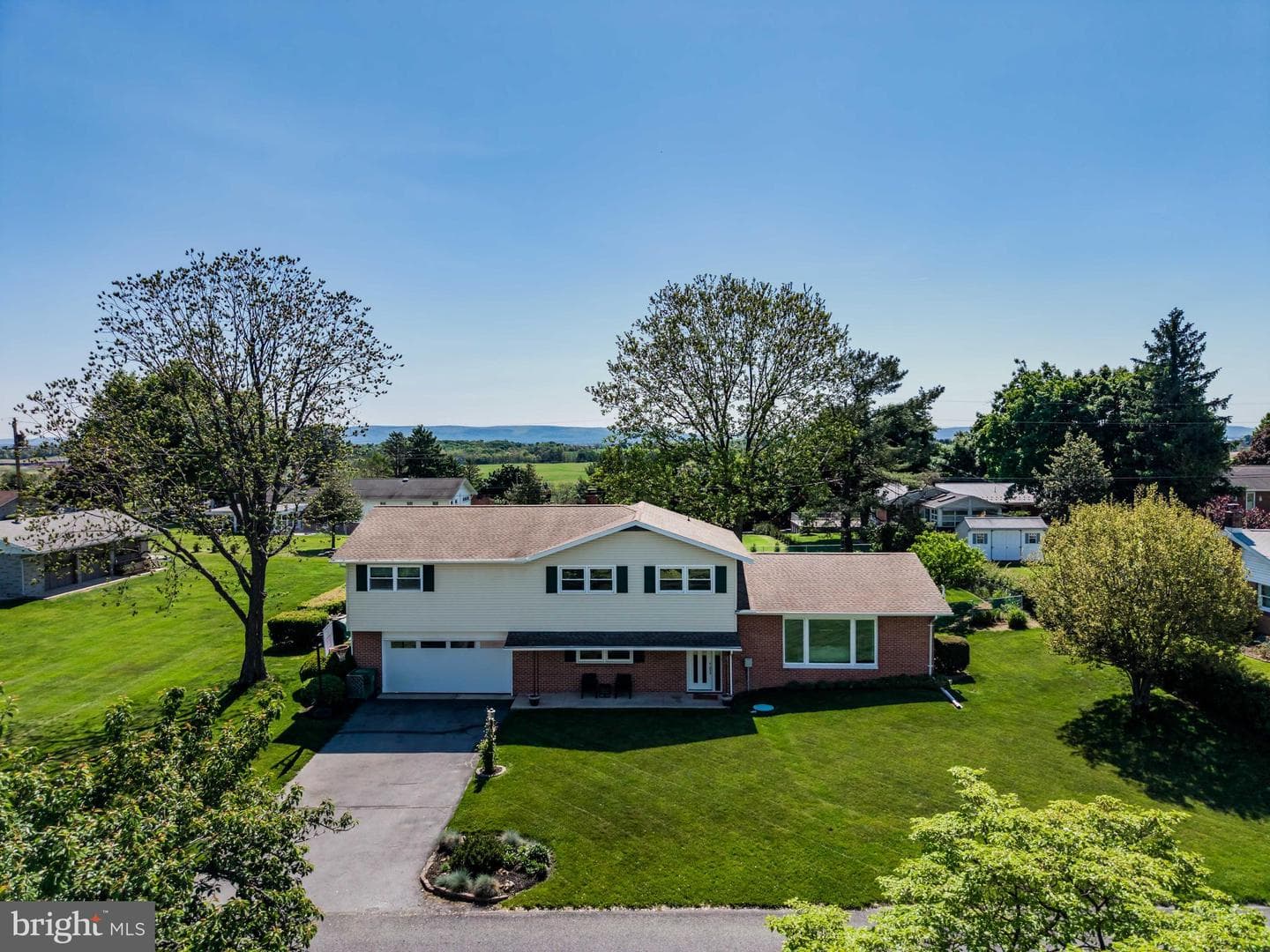 17 Kensington Drive