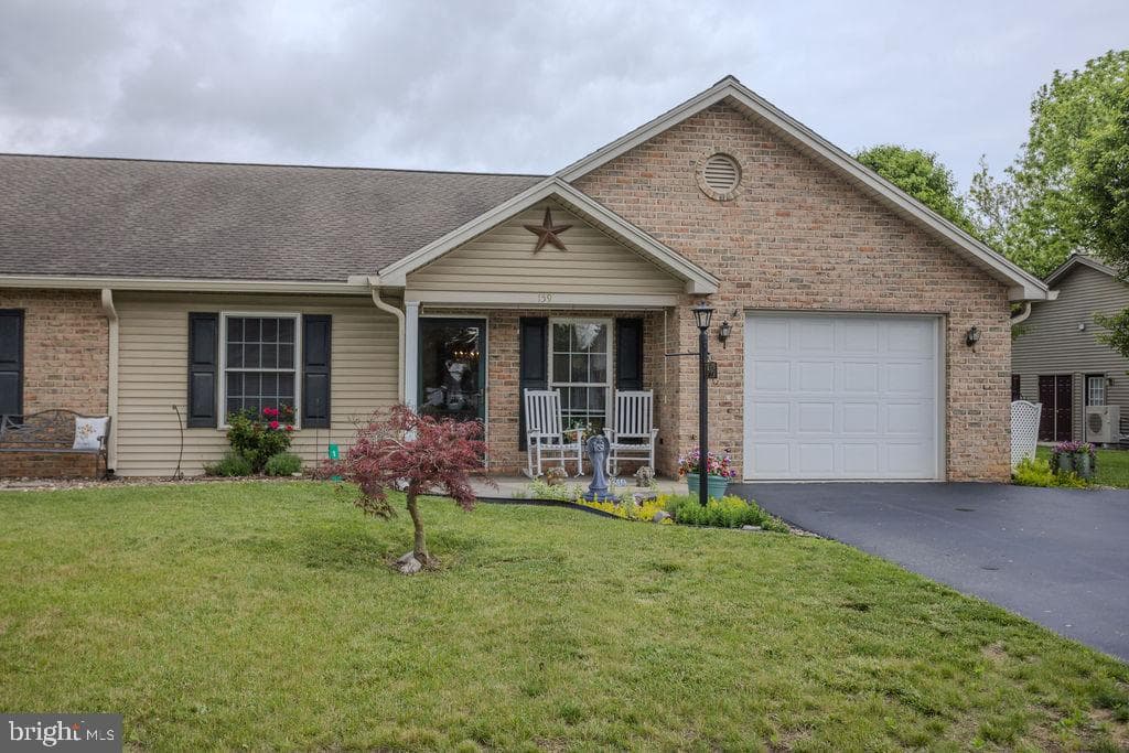 159 Ginkgo Court
