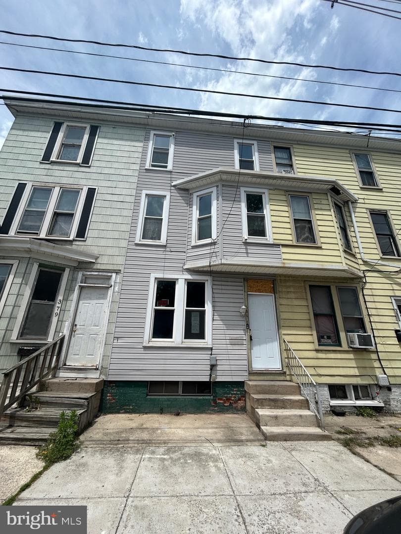 381 King Street E