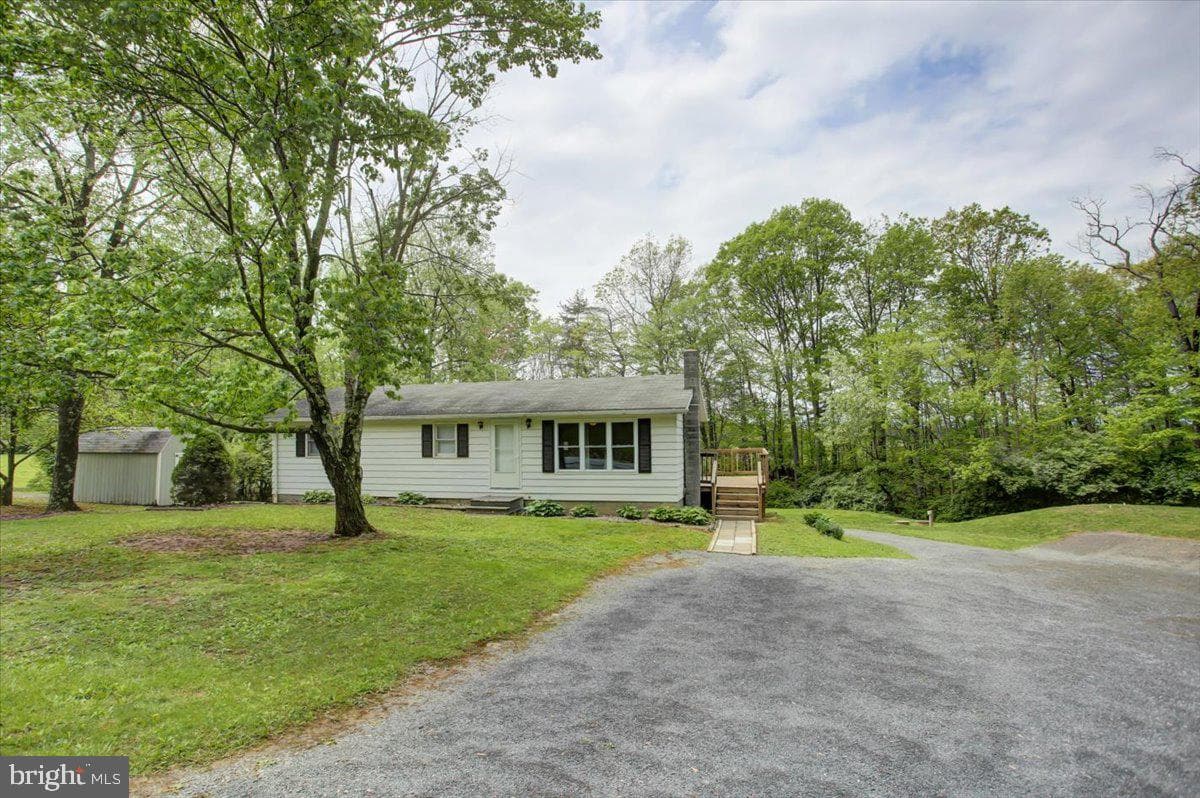 2033 E Dutch Corner Road photo 1