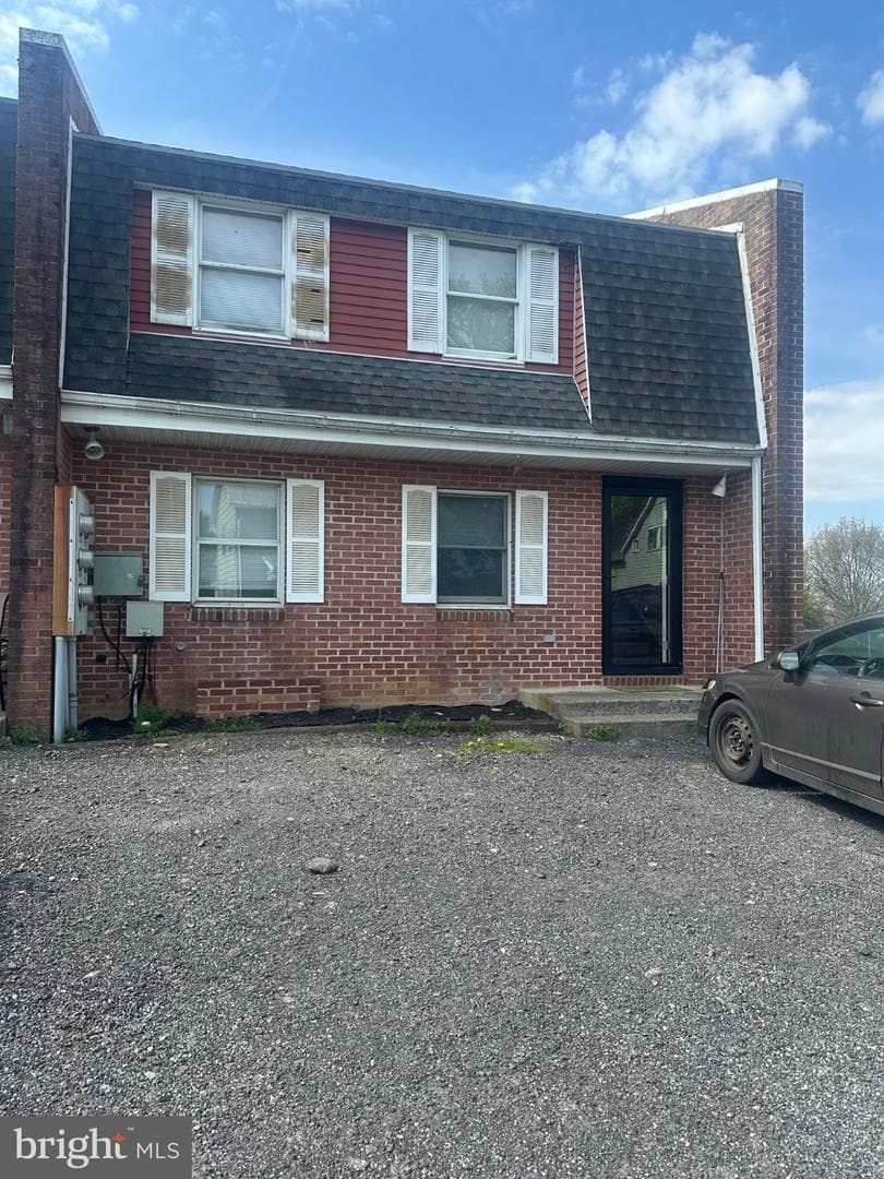 649 E Maple Street photo 1