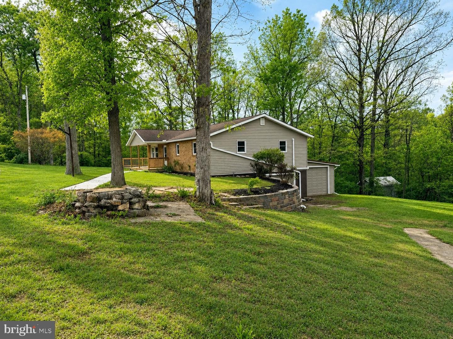 2111 Black Oak photo 1