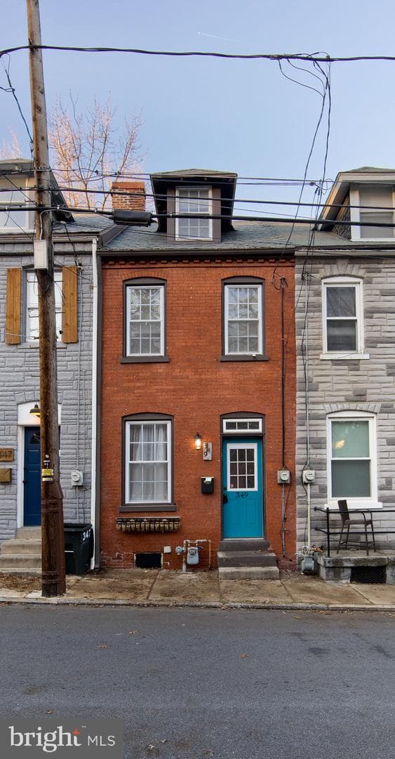 349 E Marion Street photo 1