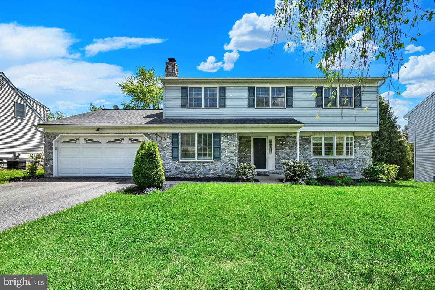 96 Farmington Place photo 1