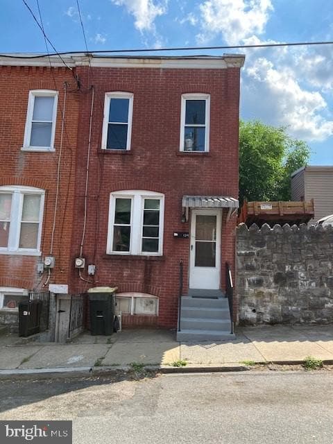 134 Laurel Street photo 1