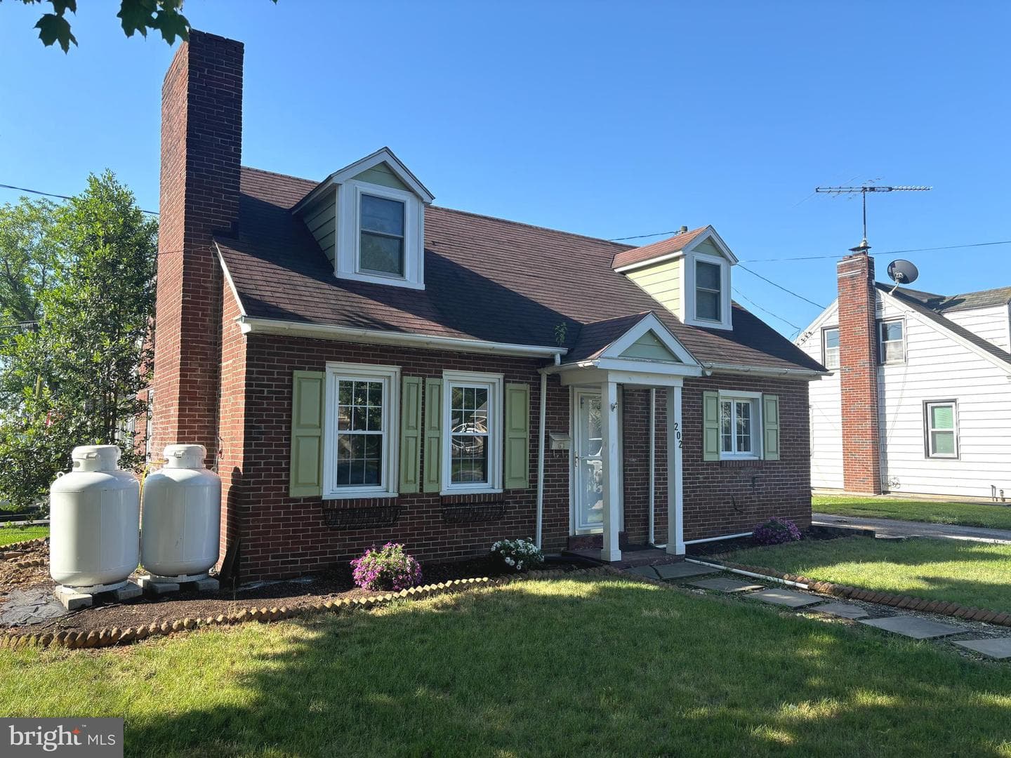 202 Locust Street photo 1