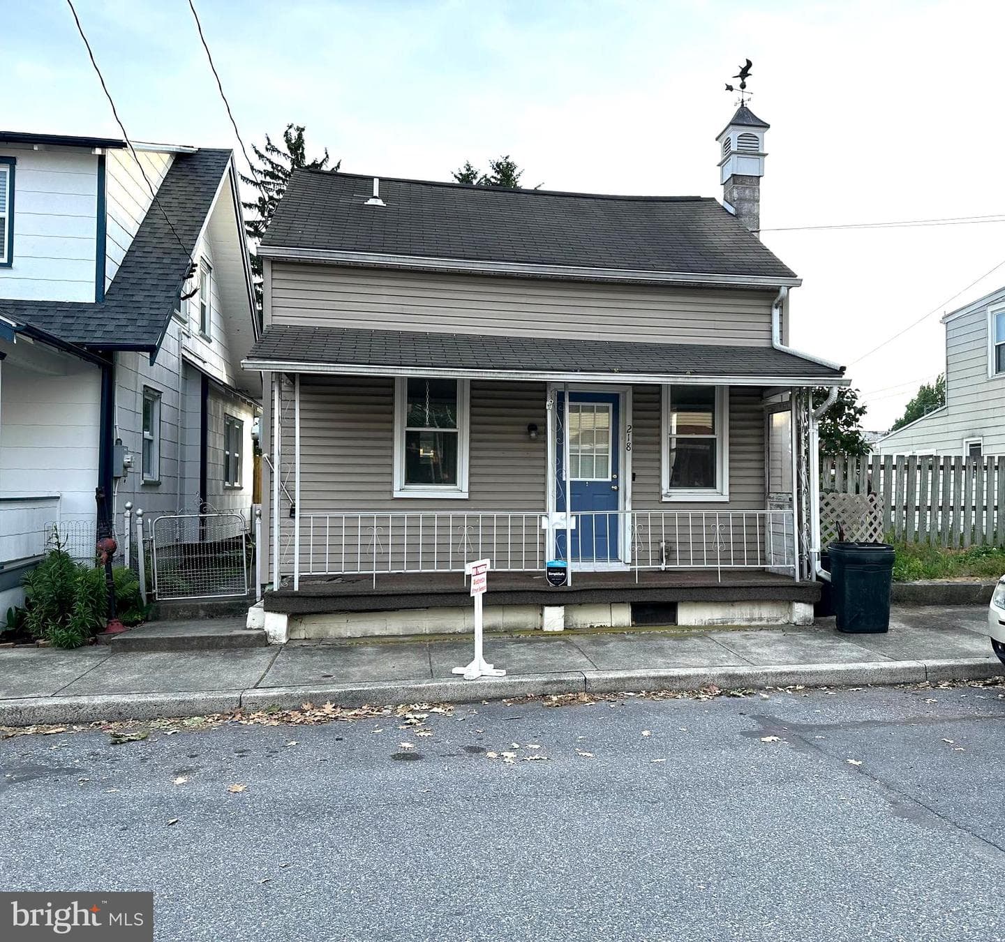 218 Magnolia Street photo 1