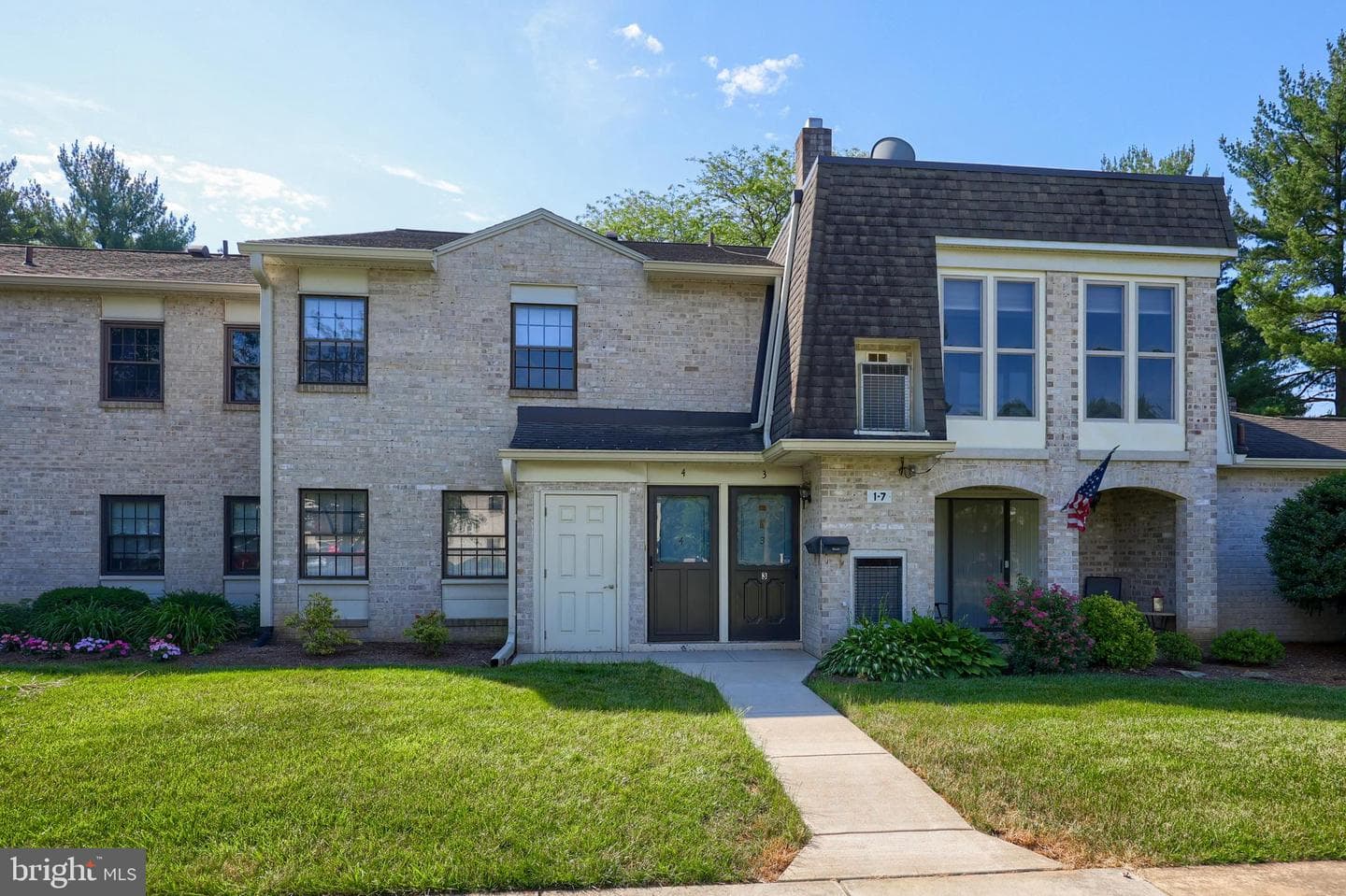 4 Valleybrook Drive photo 1