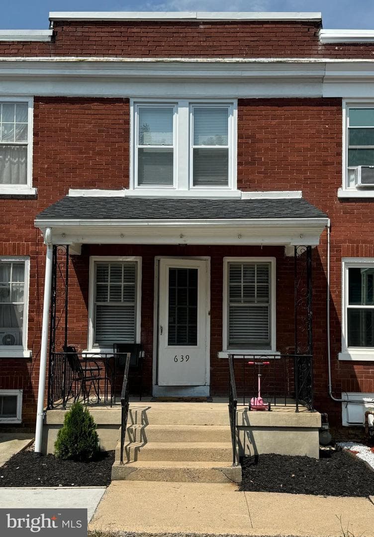 639 George Street photo 1
