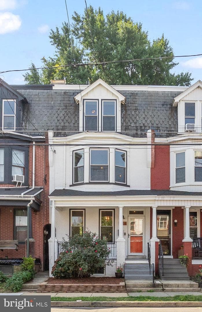 238 E Clay Street photo 1