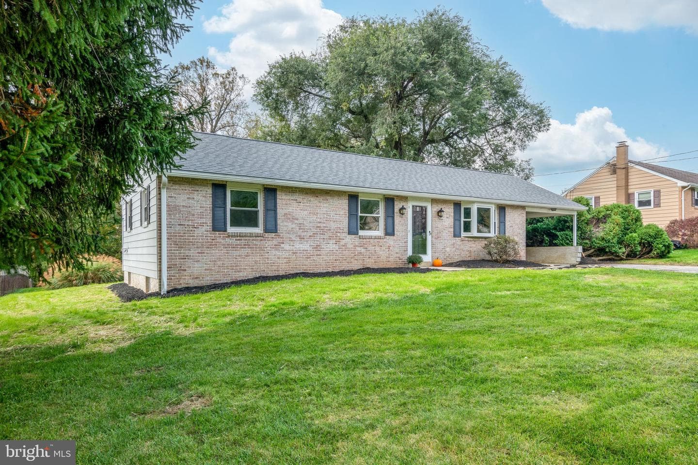 5464 Strasburg Road photo 1
