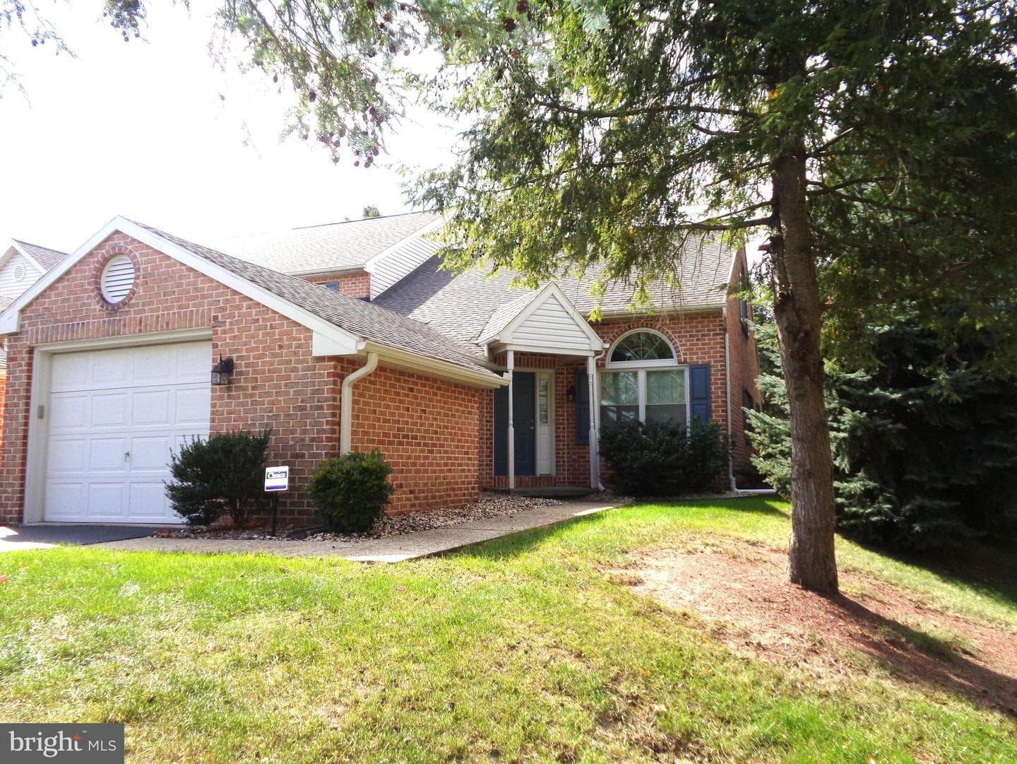 142 Langley Square photo 1