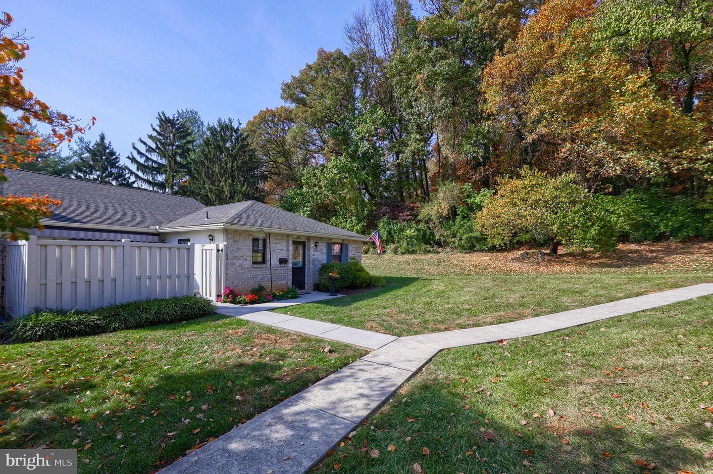 348 Valleybrook Drive photo 1