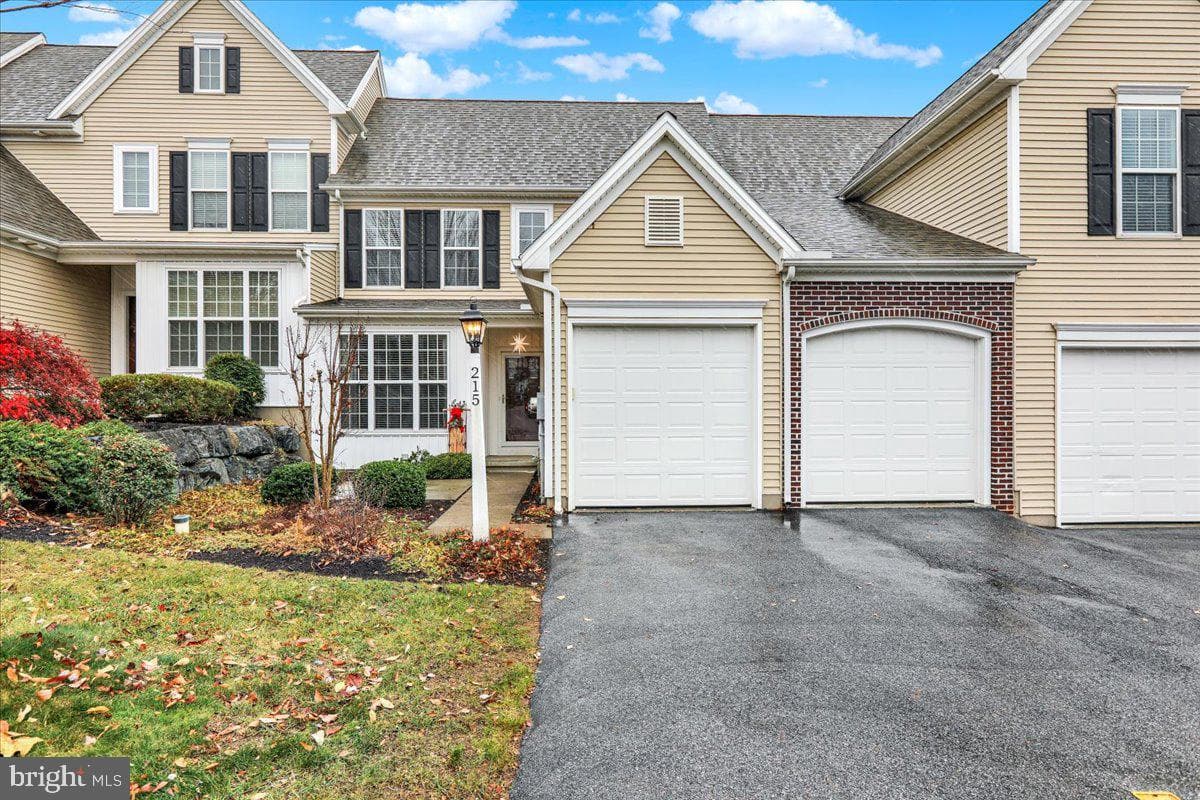 215 Steepbank Road photo 1