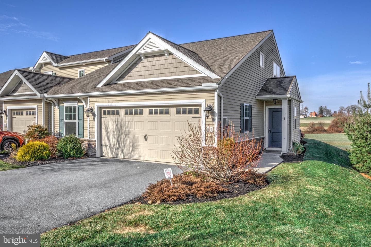 413 Pratt Circle photo 1