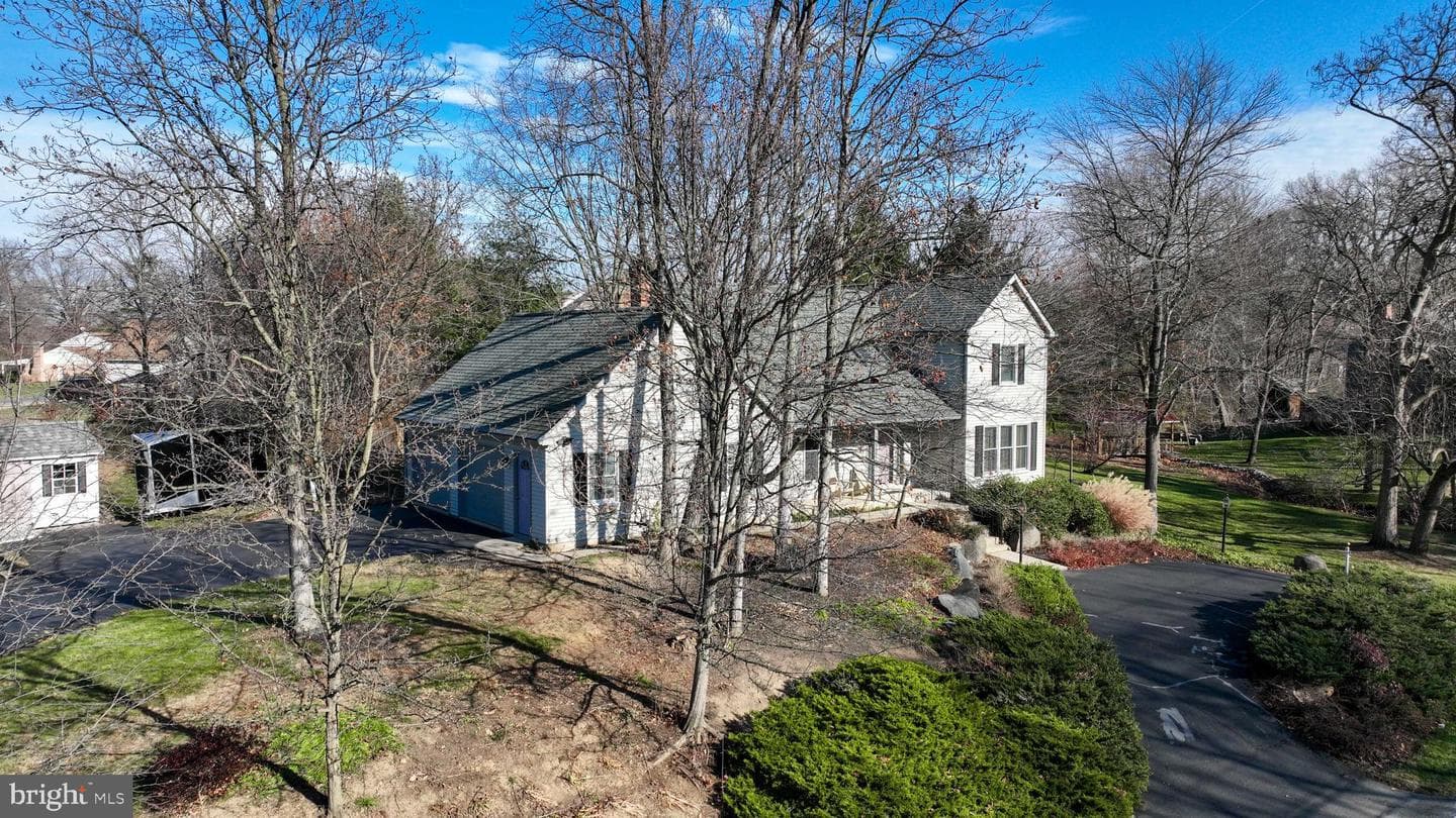 507 Campus Road photo 1