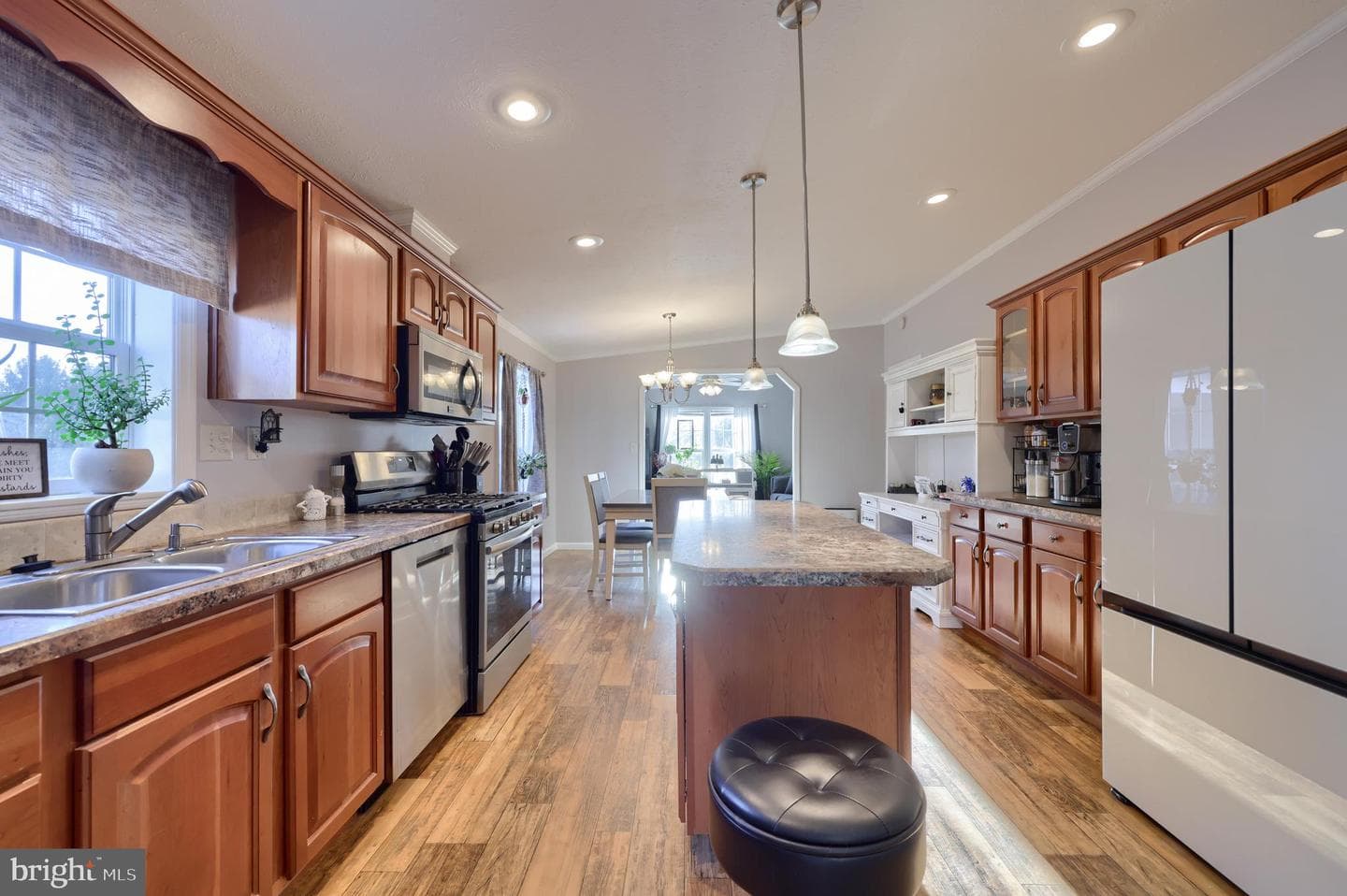 311 Summers Drive photo 1