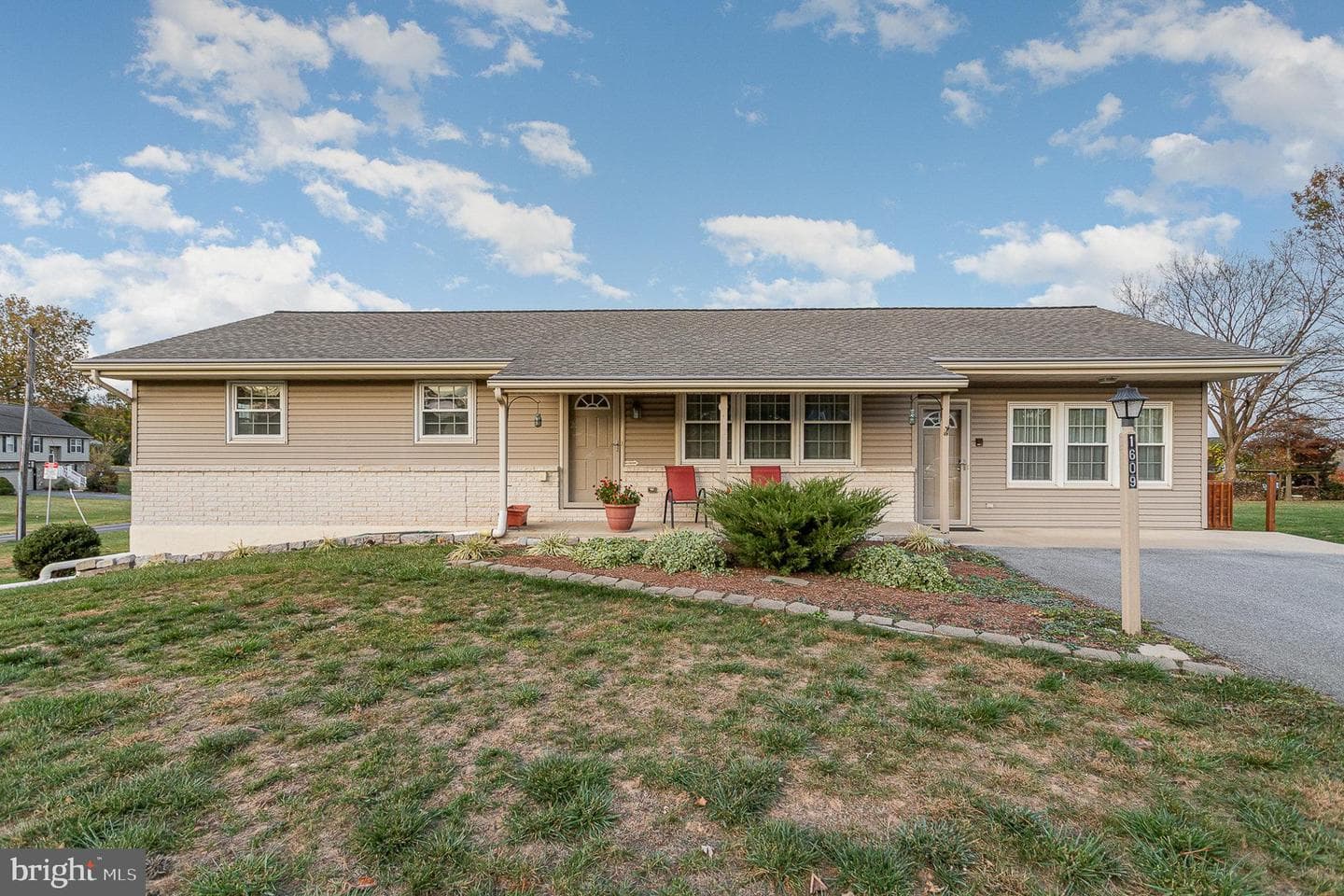 1609 Campus Road photo 1